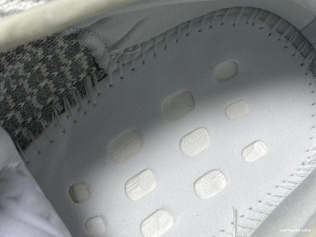 Non-Reflective V2 Yeshaya Yeezy Boost Adidas FX4348 350 0717